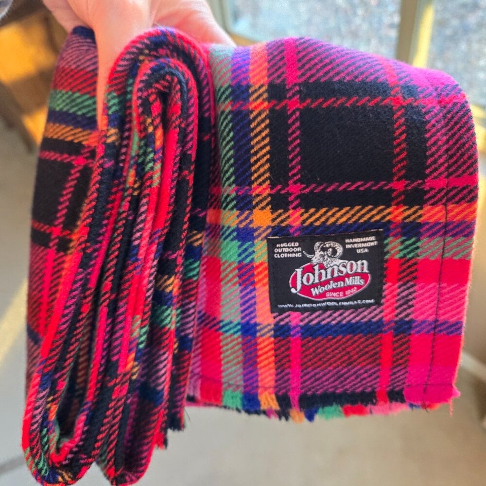 NWOT *HOT PINK* Plaid Lambswool Scarf Johnson Woolen Mills - Picture 7 of 7